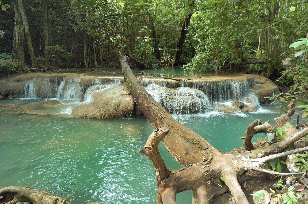 Erawan Waterfalls – Watervallen & Natuur bij Kanchanaburi