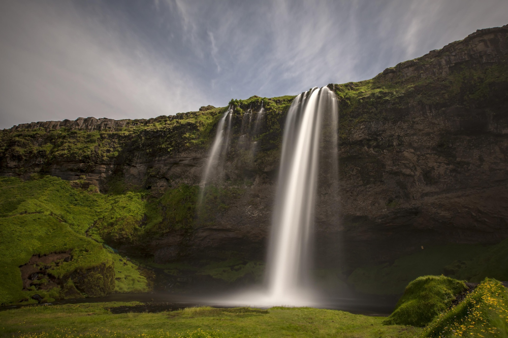Seljalandsfoss – Waterval waar je Achterlangs Loopt, IJsland